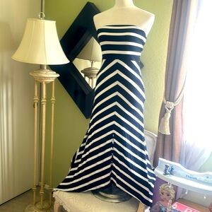 White House Black Market beautifully black and white stripes strapless dress